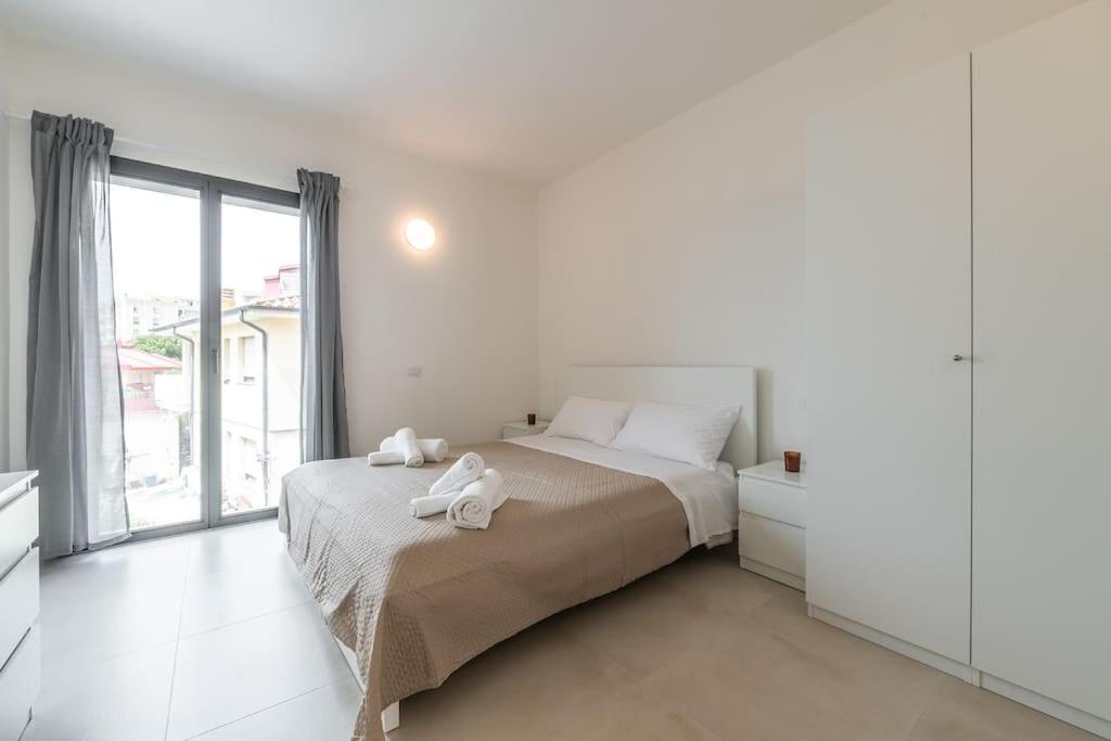 Holiday Camelia Pirri Ngoại thất bức ảnh